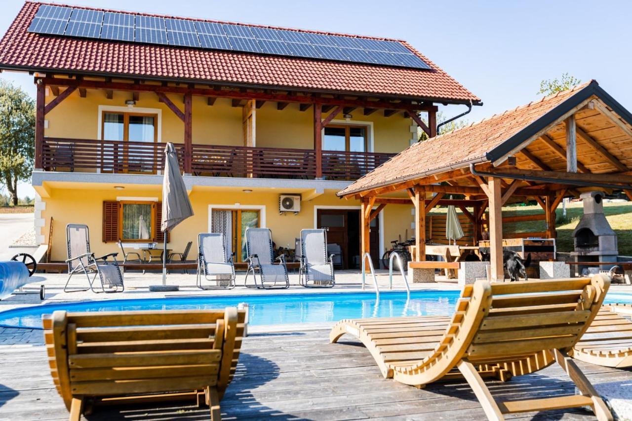 Lahinja & Kolpa River Apartments Metlika Exterior photo